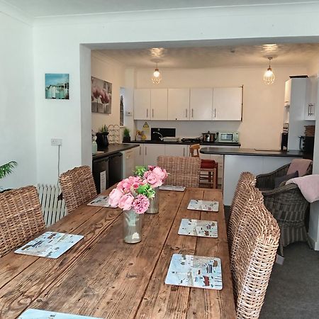 בורנמות' Amitie Guest House מראה חיצוני תמונה