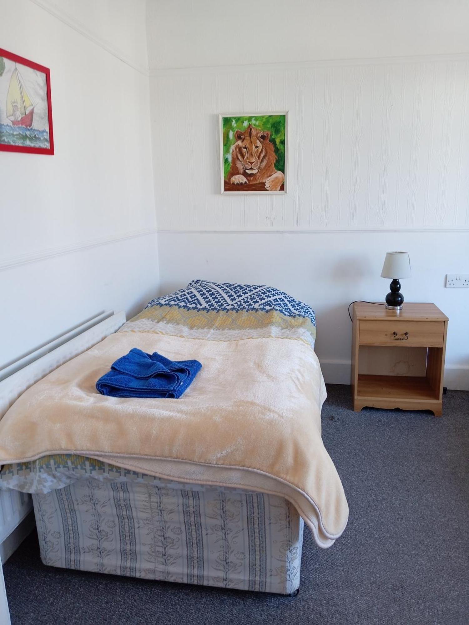 בורנמות' Amitie Guest House מראה חיצוני תמונה