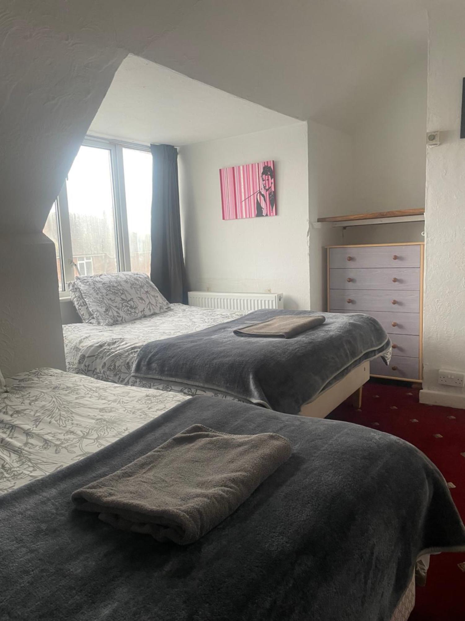 בורנמות' Amitie Guest House מראה חיצוני תמונה