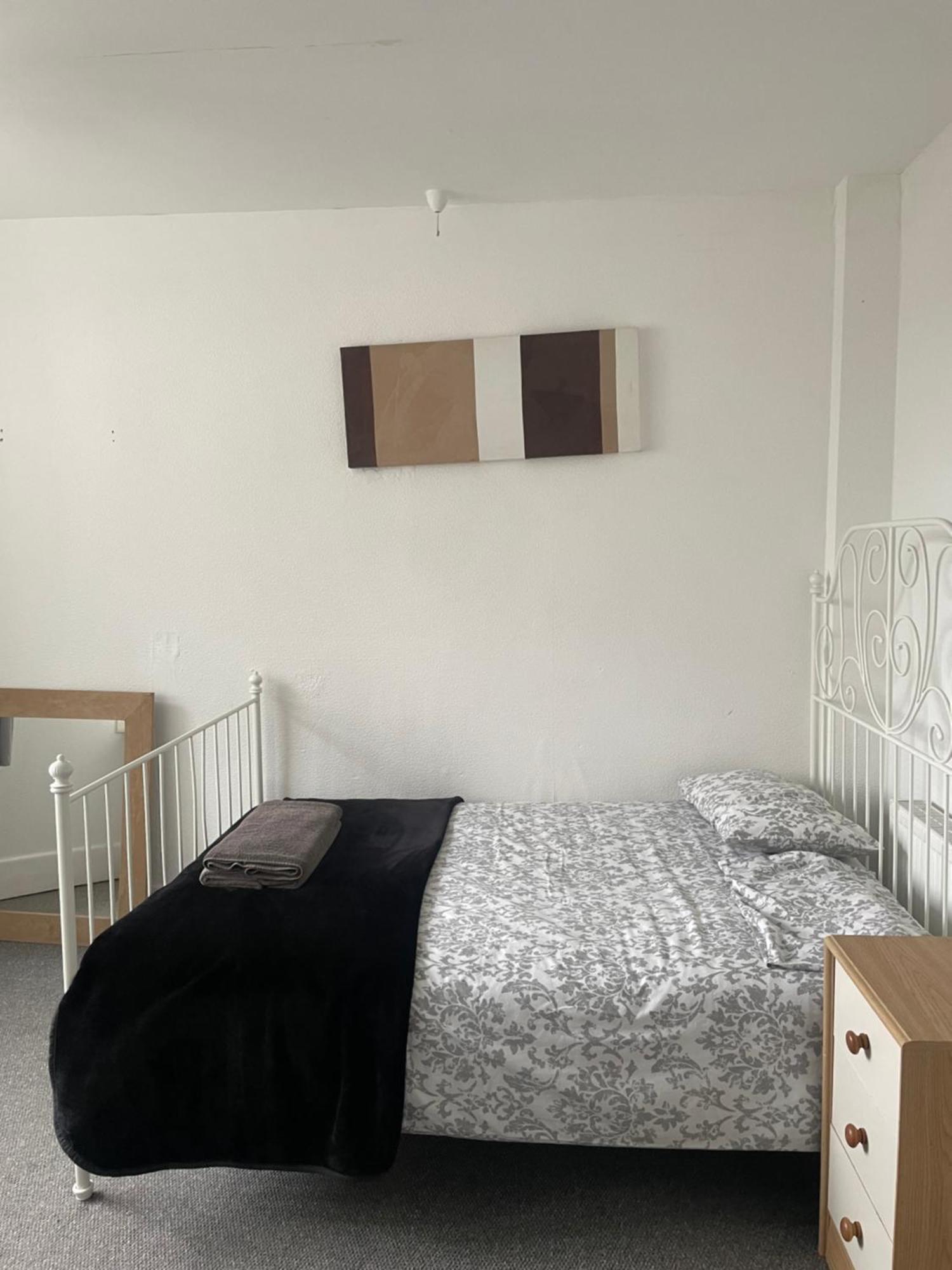 בורנמות' Amitie Guest House מראה חיצוני תמונה