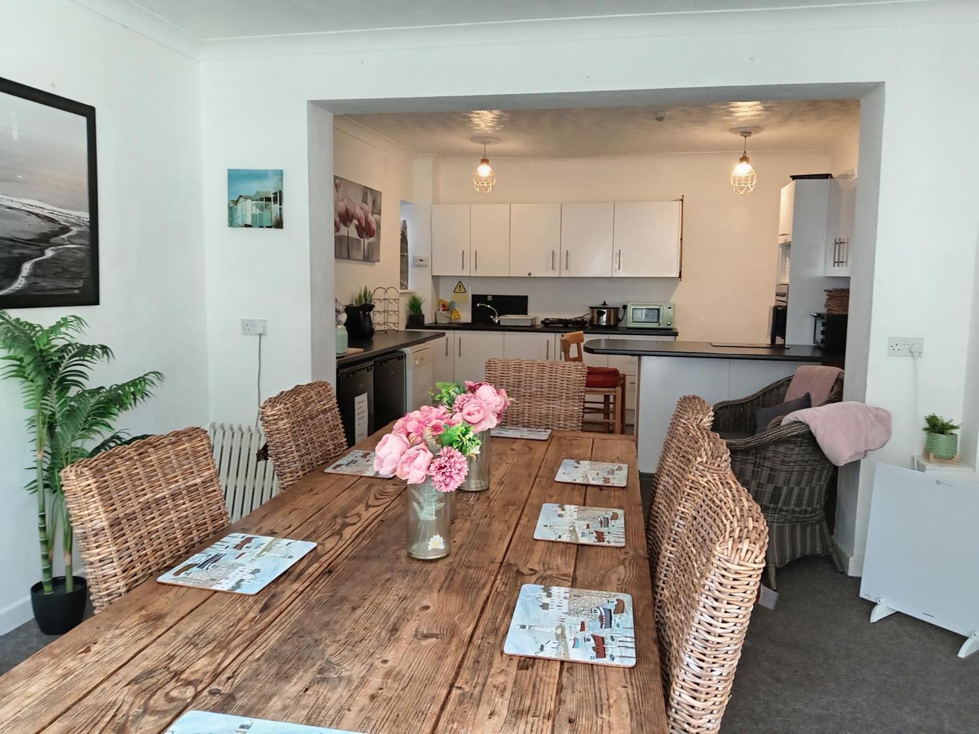 בורנמות' Amitie Guest House מראה חיצוני תמונה