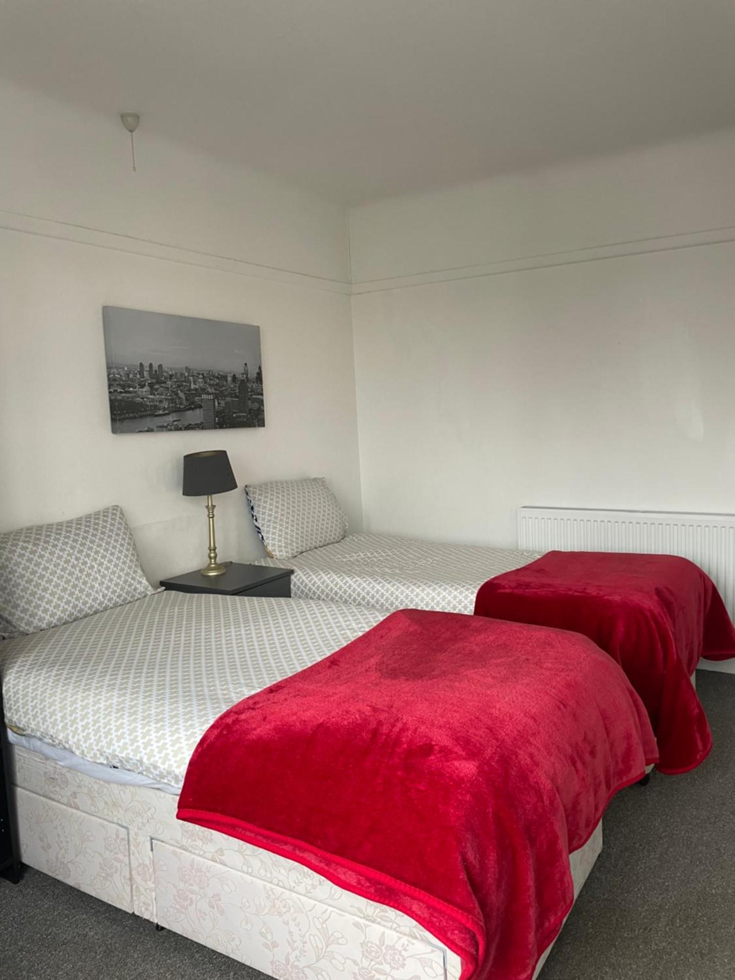 בורנמות' Amitie Guest House מראה חיצוני תמונה