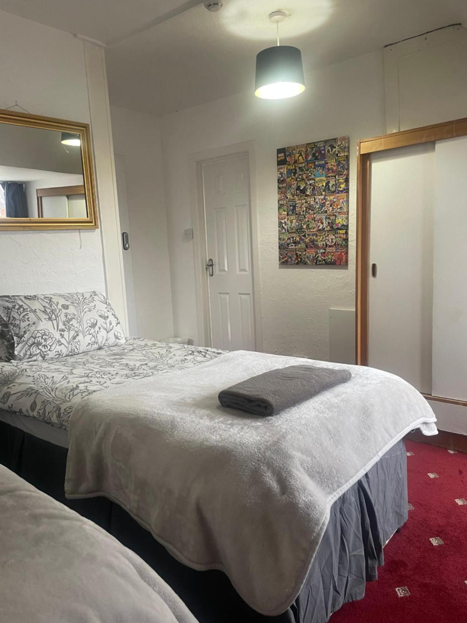 בורנמות' Amitie Guest House מראה חיצוני תמונה